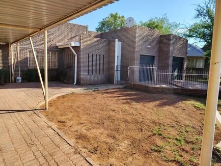 2 Bedroom House in Postmasburg