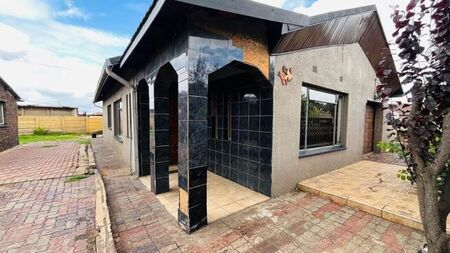 3 Bedroom house to rent in Ackerville, Witbank