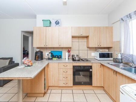 2 Bedroom apartment to rent in Ferndale, Randburg