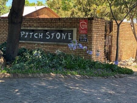 3 Bedroom duplex townhouse - sectional to rent in Northgate, Randburg