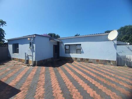 2 Bedroom Flat in Vincent