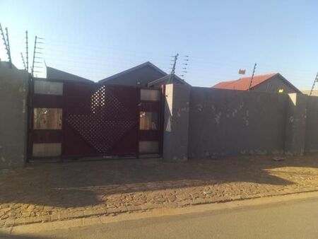 2 Bedroom House in Protea Glen
