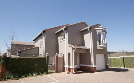 3 Bedroom Townhouse in Bryanston