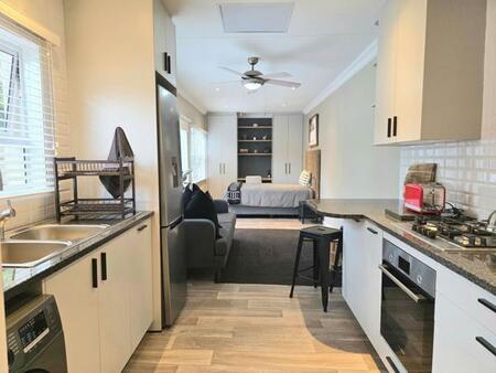 1 Bedroom House in Parkview