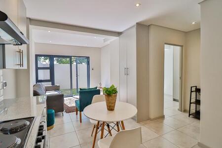 1 Bedroom Apartment in Kensington B