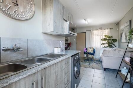 2 Bedroom Apartment in Johannesburg Central