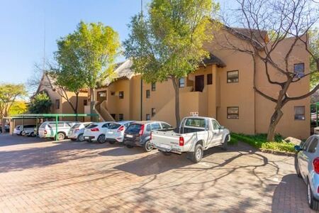 1 Bedroom Apartment in Douglasdale