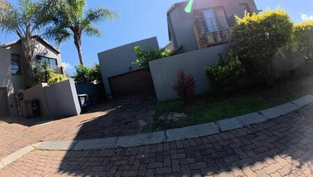 2 Bedroom House in Fourways