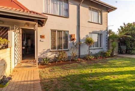 2 Bedroom House in Glen Marais