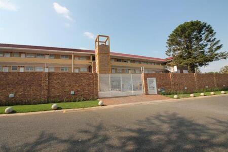 3 Bedroom Apartment in Dowerglen