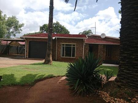3 Bedroom House in Rooihuiskraal