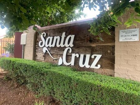 2 Bedroom Townhouse in Heuwelsig Estate