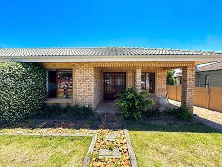 5 Bedroom House in Kamma Park