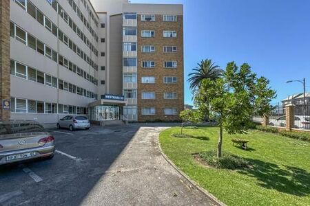 3 Bedroom Penthouse in St Georges Park