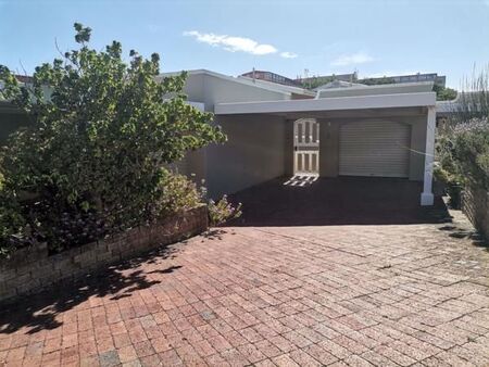 3 Bedroom Apartment in St Georges Park