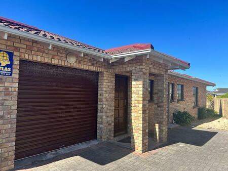 3 Bedroom House in Beverley Grove