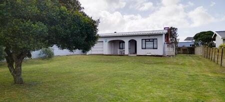 3 Bedroom House in Struisbaai