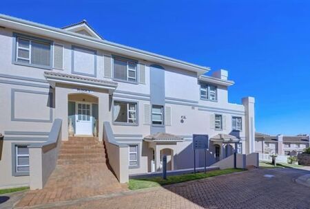 3 Bedroom House in Pinnacle Point Golf Estate