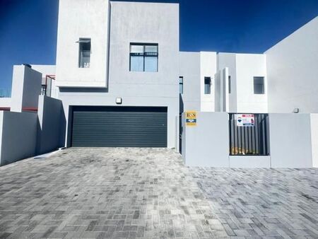 3 Bedroom House in Sandown