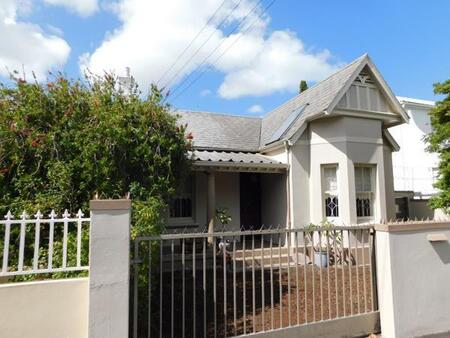 3 Bedroom House in Kenilworth