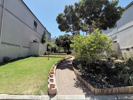 4 Bedroom Duplex in Plattekloof
