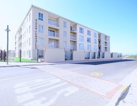 2 Bedroom Apartment in Muizenberg