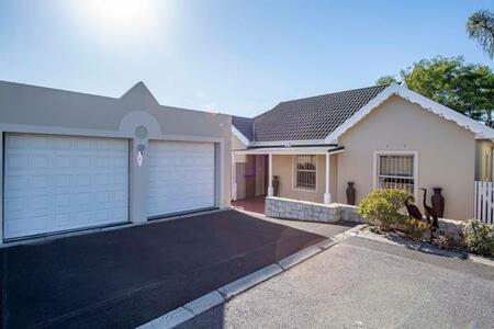 3 Bedroom Townhouse in Sonstraal Heights