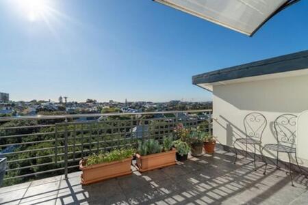 3 Bedroom Apartment in Observatory