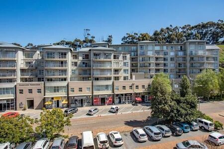 2 Bedroom Flat in Tyger Waterfront