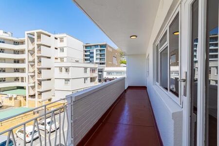 2 Bedroom Apartment in Sea Point