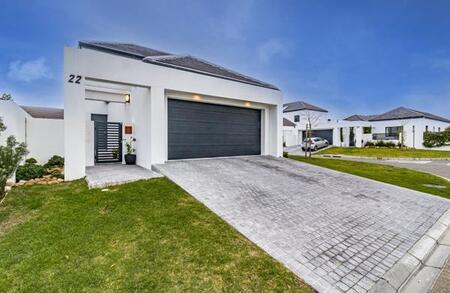 3 Bedroom House in Heritage Park