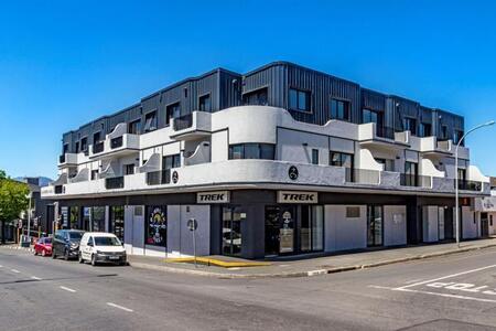 2 Bedroom Apartment in Somerset West Central