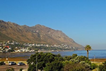 3 Bedroom Townhouse in Gordons Bay Central