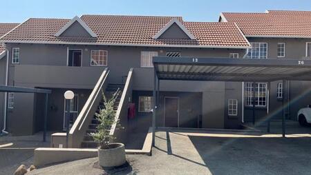 1 Bedroom Townhouse in Radiokop