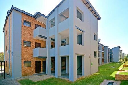 2 Bedroom Apartment in Grobler Park