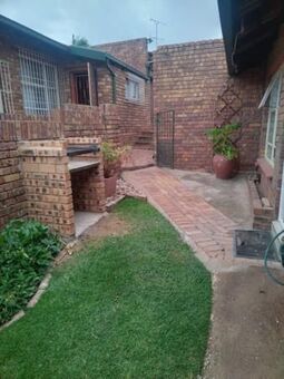 2 Bedroom Townhouse in Quellerie Park