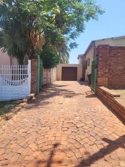 3 Bedroom Duet in Mountain View