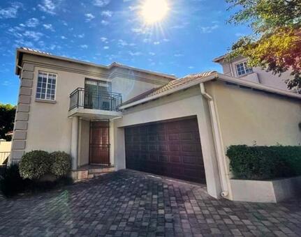 3 Bedroom House in Waterkloof Ridge