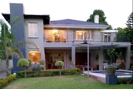 4 Bedroom House in Waterkloof