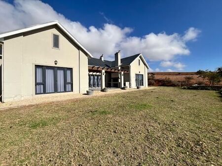 6 Bedroom House in Darling