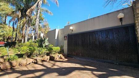 5 Bedroom house to rent in Fairland, Randburg