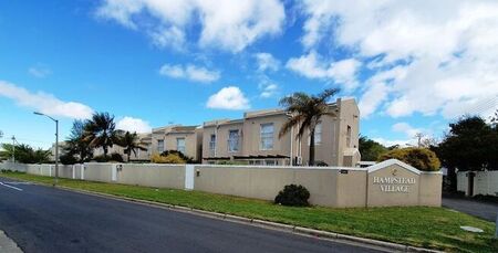 3 Bedroom townhouse - sectional to rent in Claremont, Cape Town
