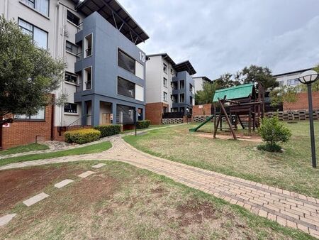 3 Bedroom apartment to rent in Oakdene, Johannesburg