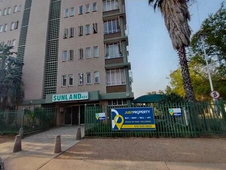 2 Bedroom Apartment in Sunnyside