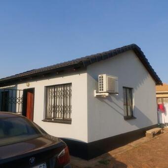 2 Bedroom House in Protea Glen