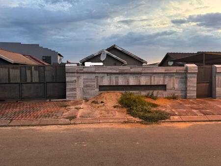 3 Bedroom House in Protea Glen