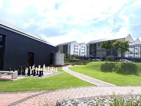 1 Bedroom Apartment in Linbro Park