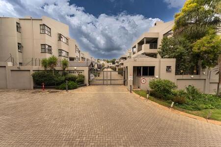 3 Bedroom Apartment in Hyde Park