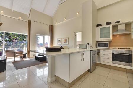 1 Bedroom Apartment in Parktown North