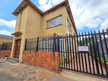 2 Bedroom Apartment in Rosettenville